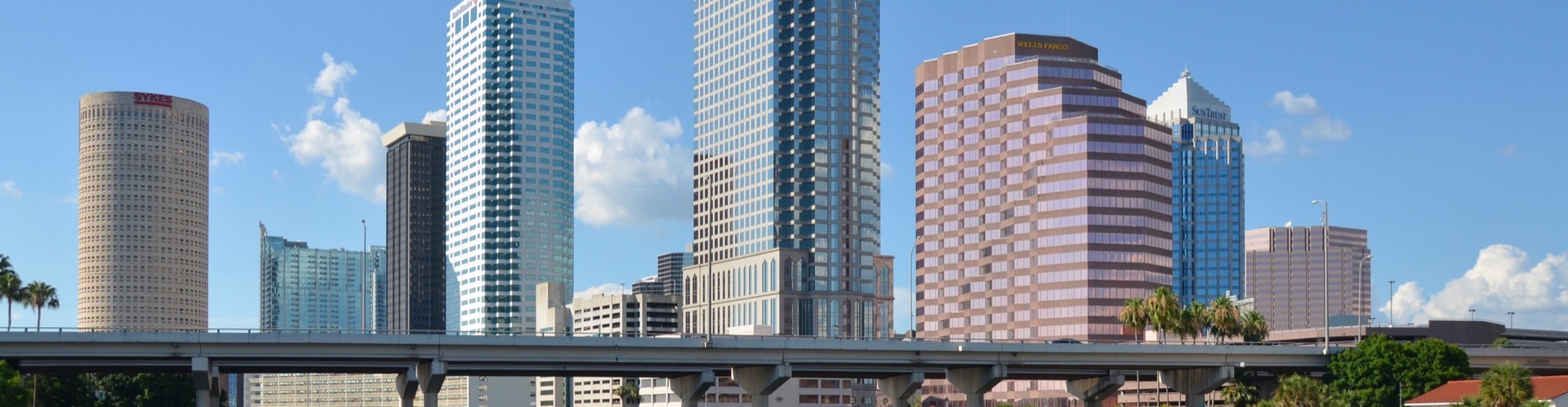 Vista del skyline de Tampa, origen del trayecto Transporte de Tampa a Miami